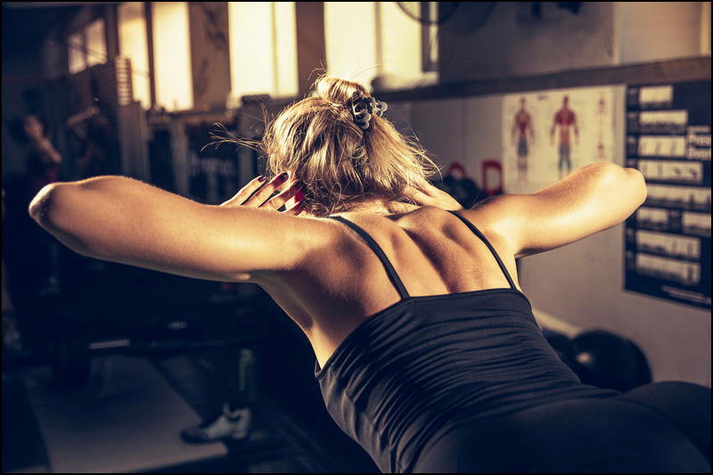 Efikasnost masaže nakon napornog treninga 1 female athlete training hard gym