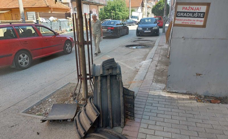 Grad uklonio podzemne kontejnere, bačeno 10.000 evra 4 kontejneri3