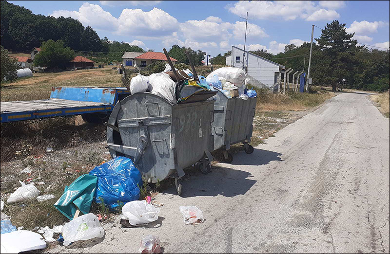 Miokovci se guše u smeću 2 miokovci 1