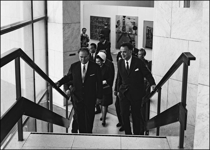 Gospodstvo uma: Miodrag B. Protić, život posvećen umetnosti 2 Tito i Protic 1967