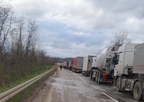 Bager oštetio tek završeni nadvožnjak na auto-putu Preljina-Pojate 3 ost2