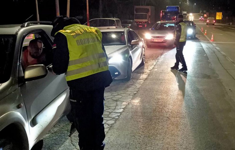 policija