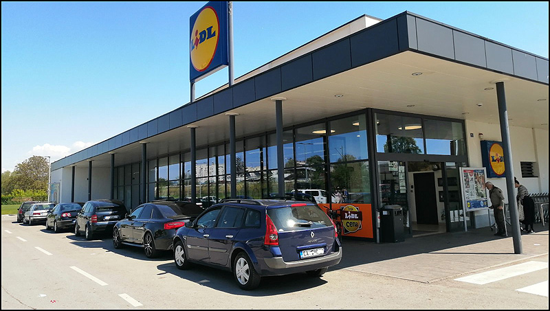 LIDL našao rešenje za bahate vozače (FOTO) 1 Lidl parkiranje 5