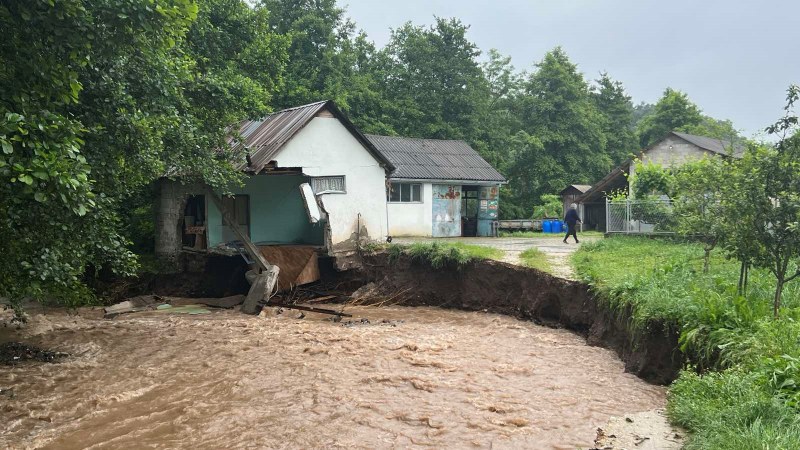 Zečevic: Oštećena infrastruktura u selima ka Kraljevu 2 petnica