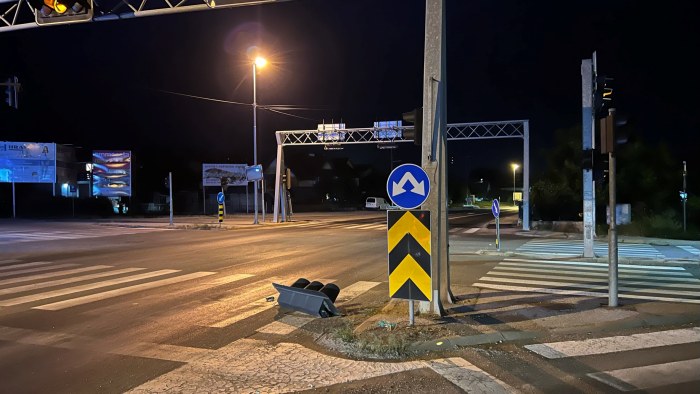 Protutnjalo nevreme kroz Čačak, oborena stabla, stradala Gradska plaža, semafori... 3 semafor