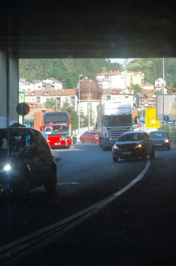 Još dve saobraćajne nezgode na Zlatiborskom putu (VIDEO, FOTO) 1 autobus