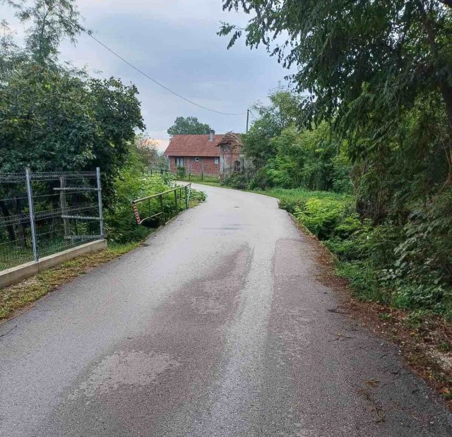 Most u Vapi oštećen dve godine, nadležni ne reaguju (FOTO) 4 most vapa4