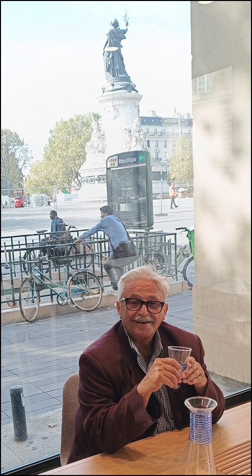 Pariz: grad svetlosti za sanjare, zaljubljene i Afrikance 2 Trg Republike mesto protesta ali i uzivanja 1