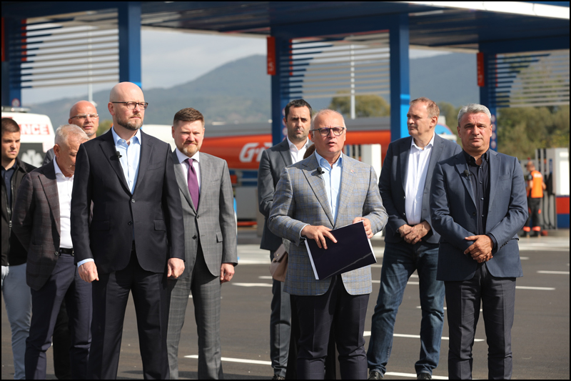 Vesic drzi govor