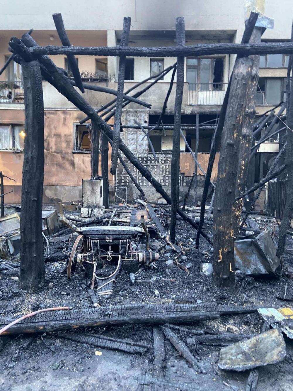 Vlasnik zapaljenog kafića u Ovčar Banji: Reketirali su me, odbio sam da platim (VIDEO) 2 kafic1