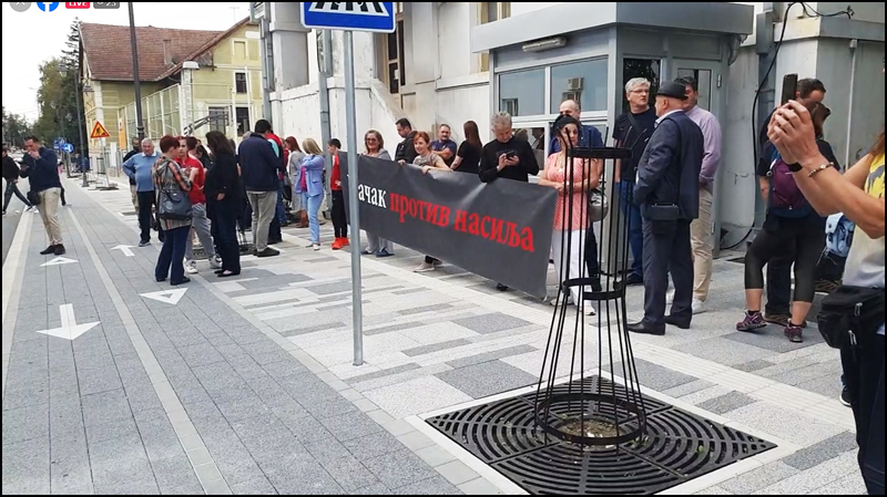 Protest ispred zgrade Policijske uprave u Čačku 6 protest opozicija 2