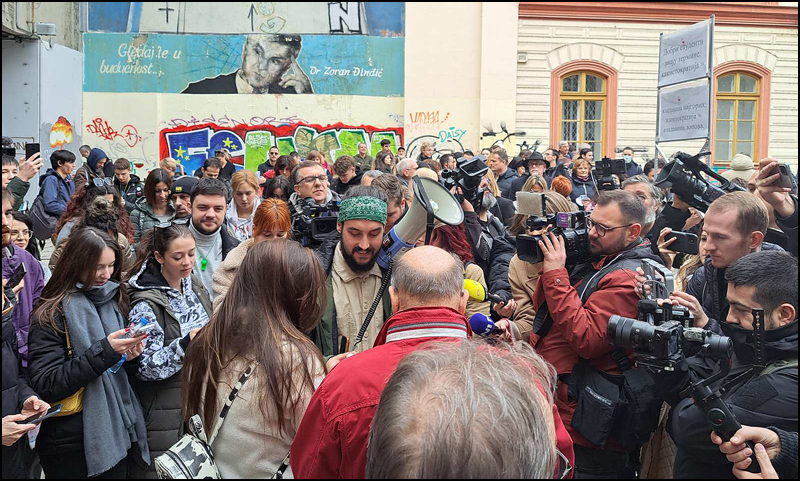 Dvadesetčetvoročasovna studentska blokada u Beogradu 1 Studenti Protesti Filozofski fakultet Foto Milica Mihajlovic