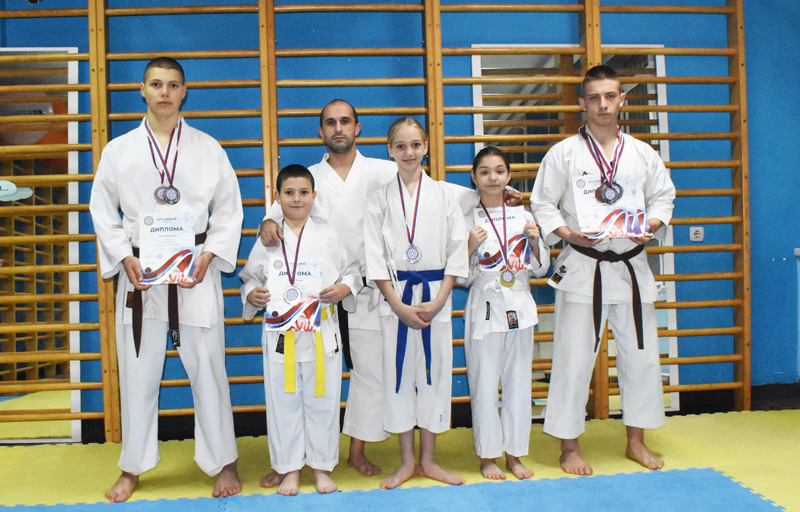 11 Medalja na Kupu Srbije za KK DBA 1 karate DBA