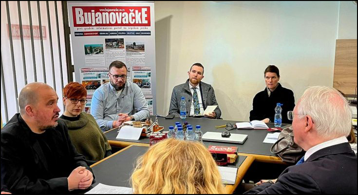 Hil u redakciji Bujanovackih
