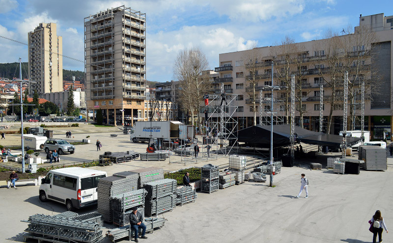 Naslovna Trg partizana pripreme za sutrasnju svecanost Foto Nenad Kovacevic 6