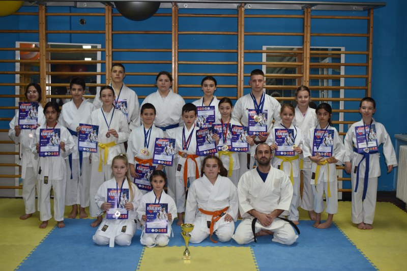 Karatisti DBA uspešni u Kraljevu 1 karate dba