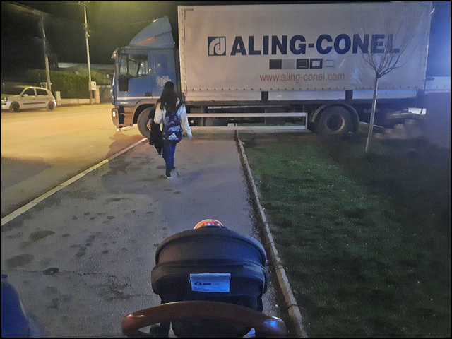 Bahato parkiranje po ko zna koji put 1 parkiranje kamiona