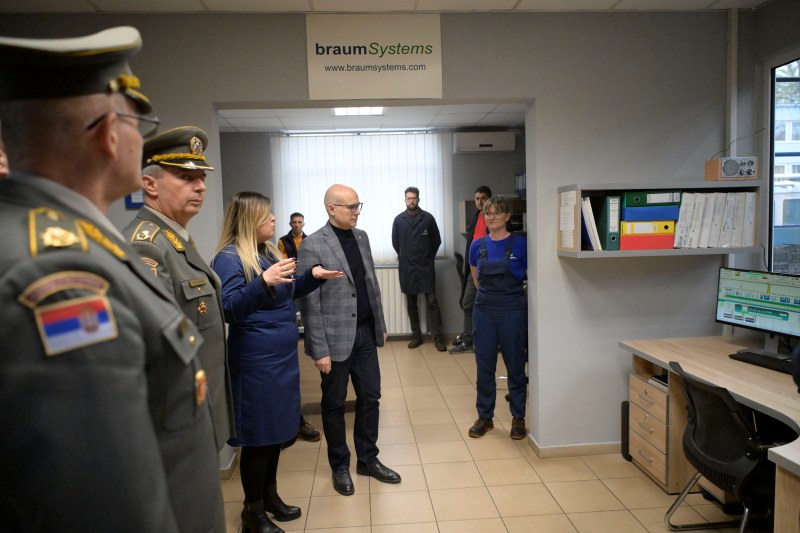 Министар Вучевић обишао компанију „Слобода“ и ТРЗ 4 vucevic1