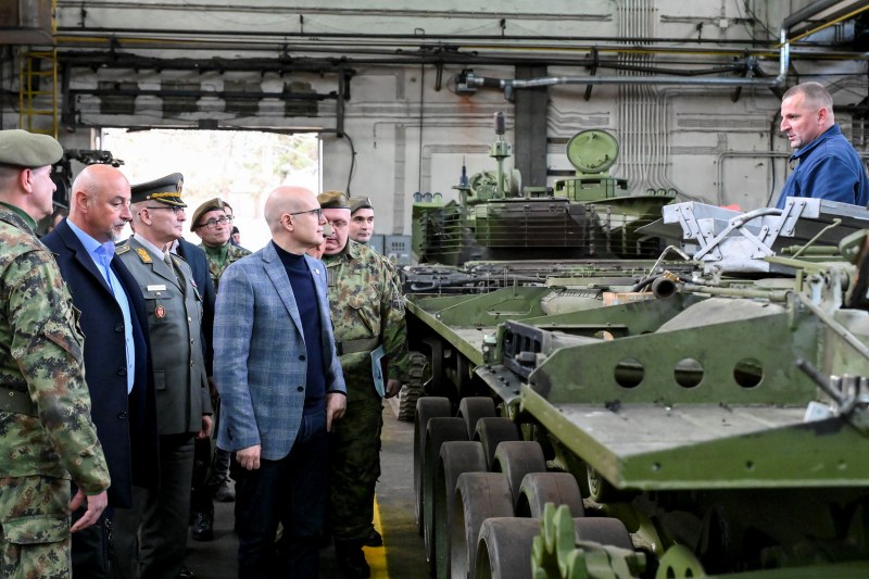 Министар Вучевић обишао компанију „Слобода“ и ТРЗ 1 vucevic4