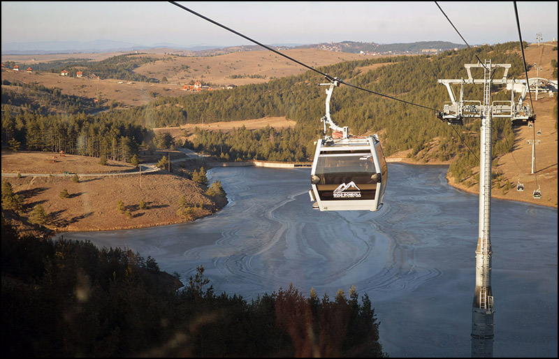 Programi za prvomajske i uskršnje praznike na Gold gondoli 1 Gondola iznad Ribnickog jezera Foto Nenad Kovacevic
