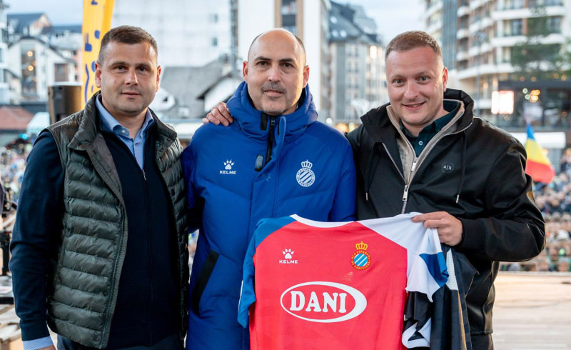 Vladimir Zivanovic Nikola Novakovic sa predstavnikom Espanjola Foto TO Zlatibor