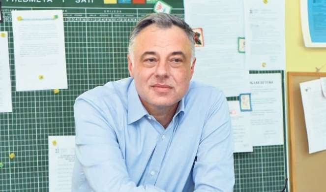 Promocija besplatnih udžbenika u Čačku 2 kavcic