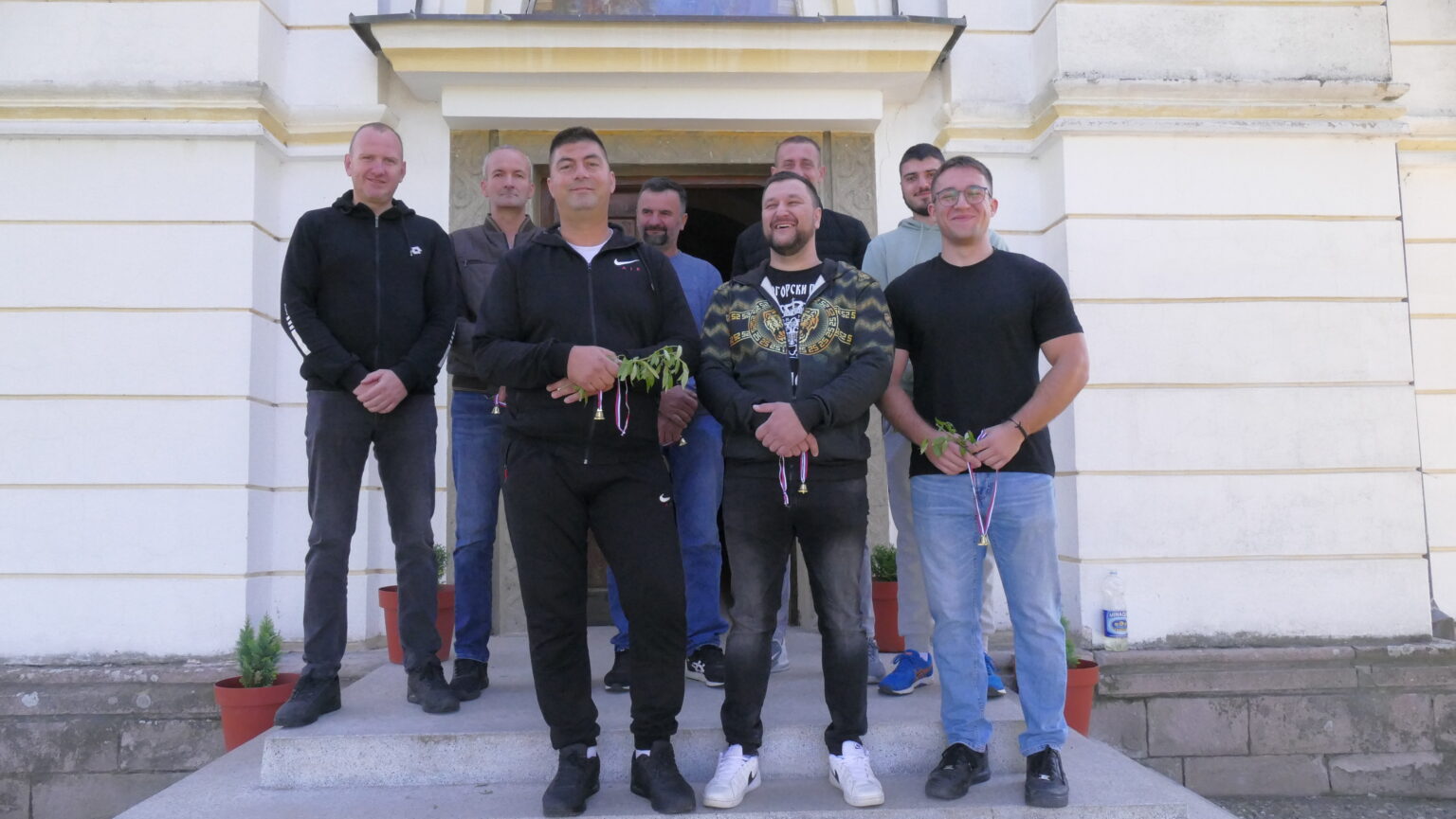 Grupa Čačana krenula peške put Ostroga 1 ostrog
