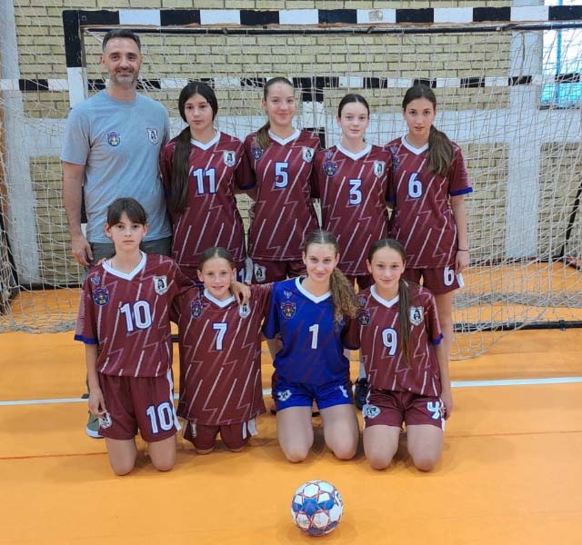 Učenice OŠ Vuk Karadžić NAJBOLJE u Srbiji (FOTO) 1 Fudbal Republicko2024