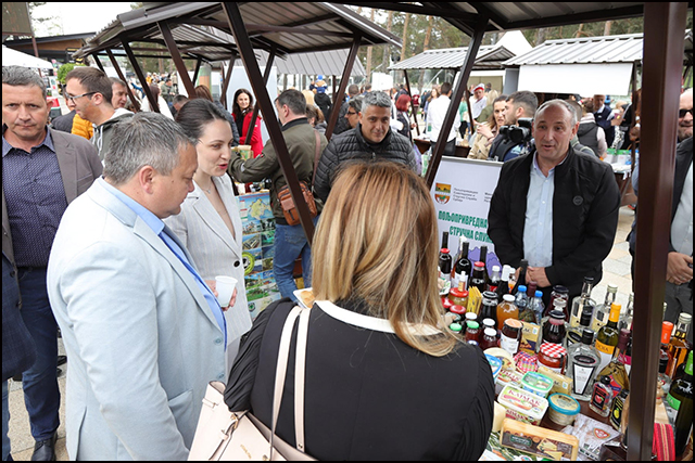 Na Zlatiboru počeo 1. Međunarodni sajam poljoprivrede i ruralnog turizma 1 Medjunarodni sajam poljoprivrede i ruralnog turizma Zlatibor 2024