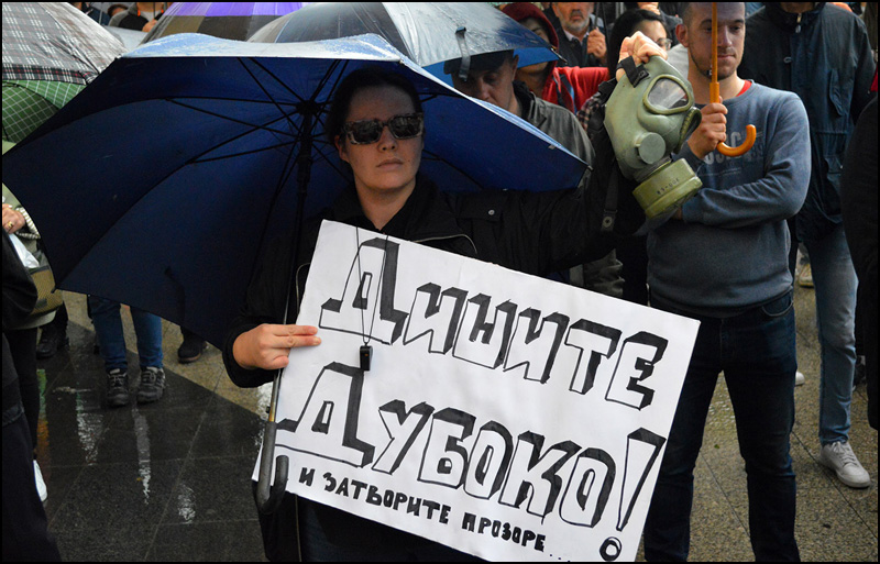 Ko prikriva, a ko govori istinu o razmerama posledica požara na užičkoj deponiji? 1 Protest u Uzicu Foto Nenad Kovacevic 2 2