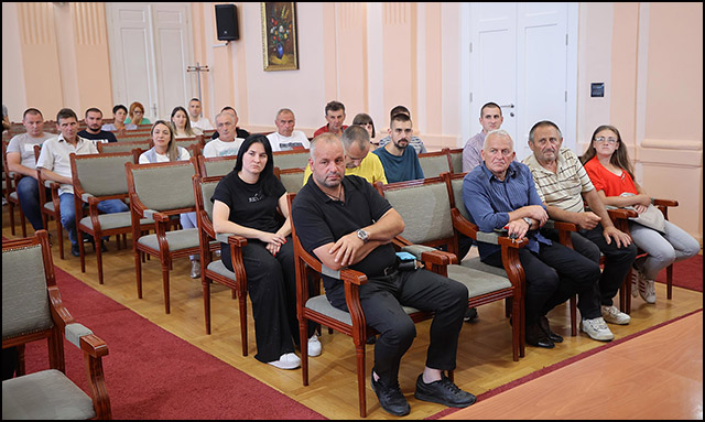 Plastenici za 26 užičkih poljoprivrednika 3 Foto Grad Uzice 1
