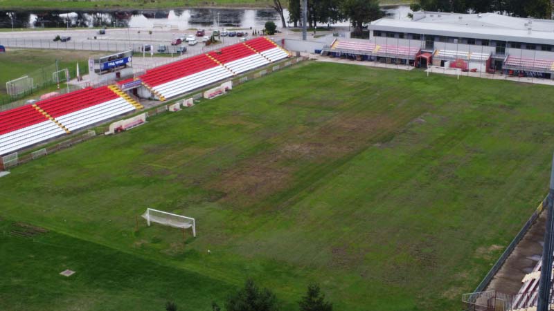 Gradski stadion i dalje van upotrebe, pola terena bez trave (FOTO) 1 stadion