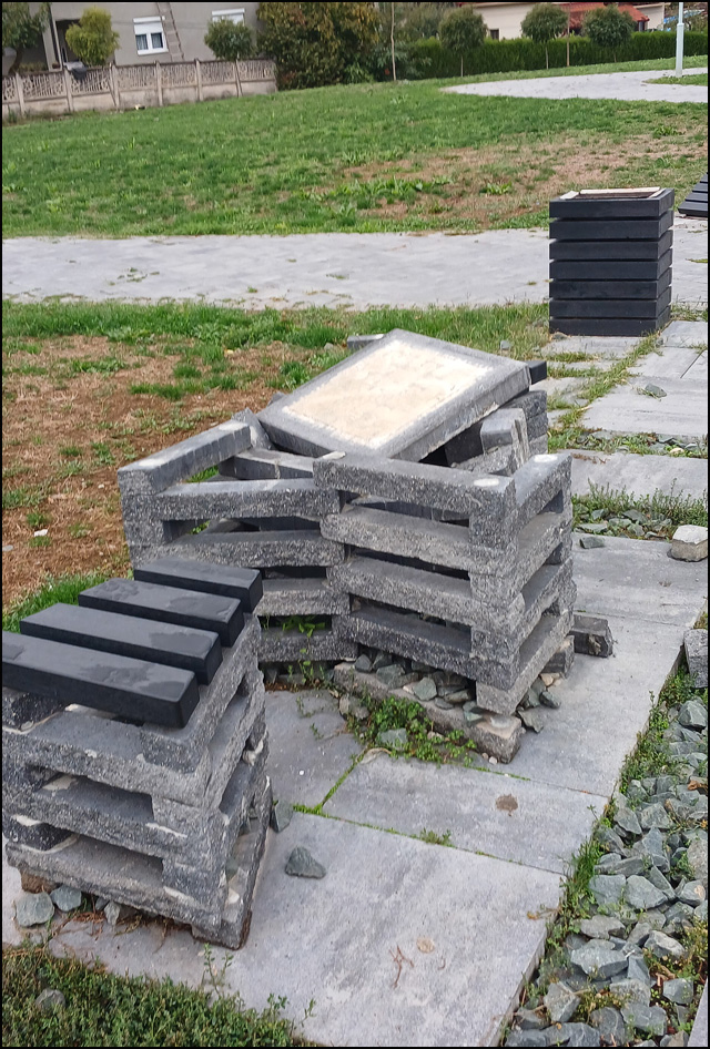 Uništen park u Atenici 3 Atenica park 3