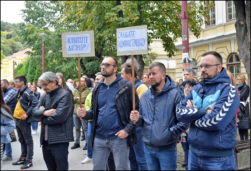 Počeo štrajk prosvetnih radnika u Užicu 1 Raniji protest prosvetnih radnika u Uzicu Foto Nenad Kovacevic 2