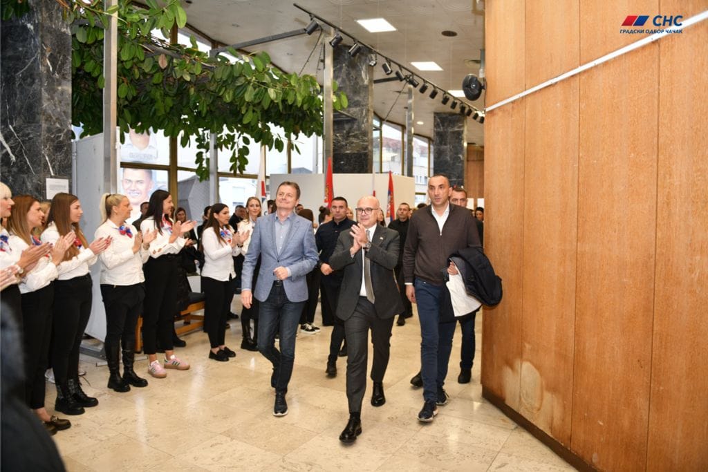 Naprednjaci razočarani nakon mitinga: Došli, podelili zadatke i otišli 4 sns date1