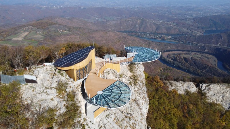 Nema radnika na vidikovcu, turisti šetaju po gradilištu (FOTO, VIDEO) 2 vidikovac2
