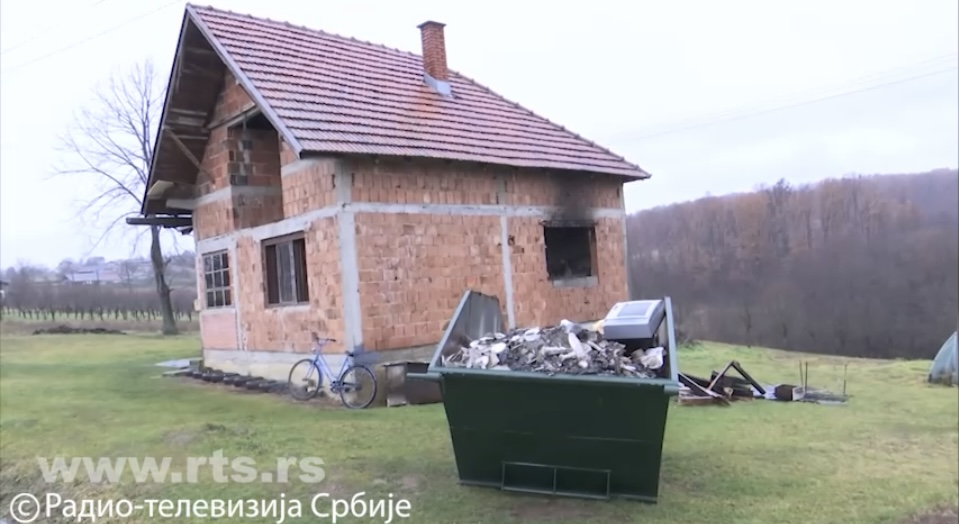 Porodici Maksimović meštani obnavljaju kuću izgorelu u požaru 2 IMG 1133
