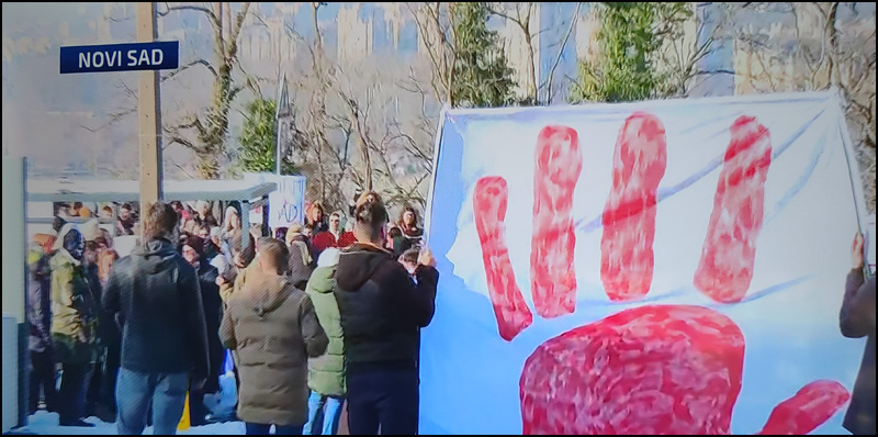 Studenti i predstavnici sindikata ispred RTV-a: Tražimo tačno, odgovorno i profesionalno izveštavanje 1 Novi Sad protest RTV