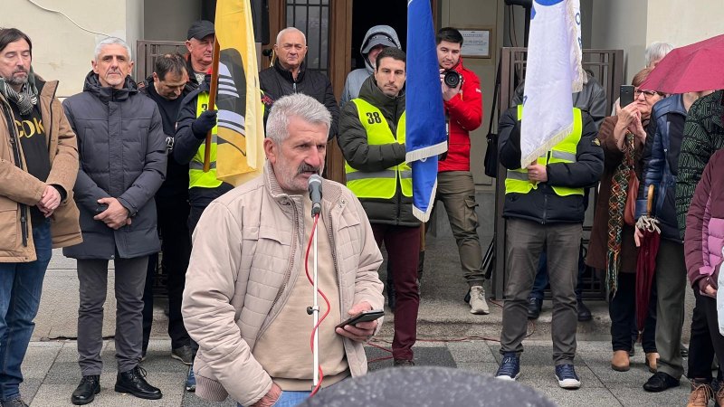 Škole u štrajku, nastavnici i učenici na protestu (FOTO) 10 protest1