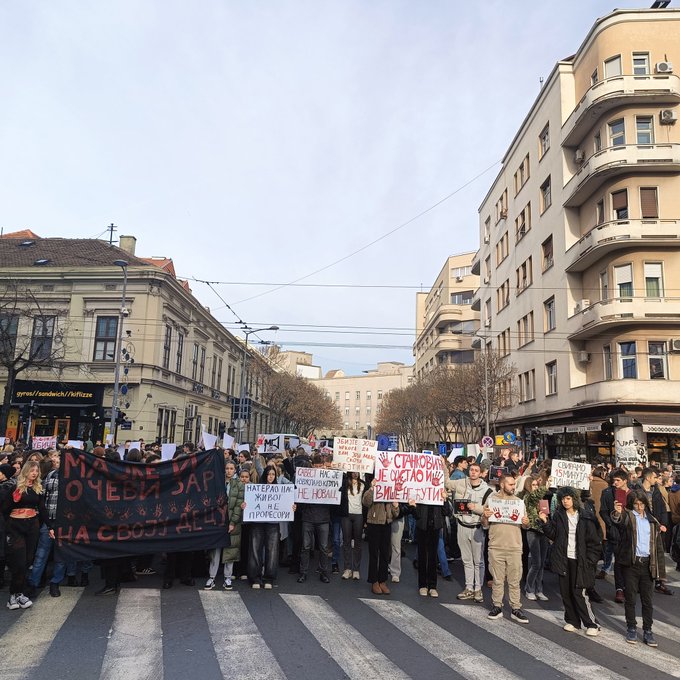 Srbija se umiriti ne može: Mladi na ulici, studenti u Nišu dočekali ministarku: Slavicu u maricu 1 protest 18