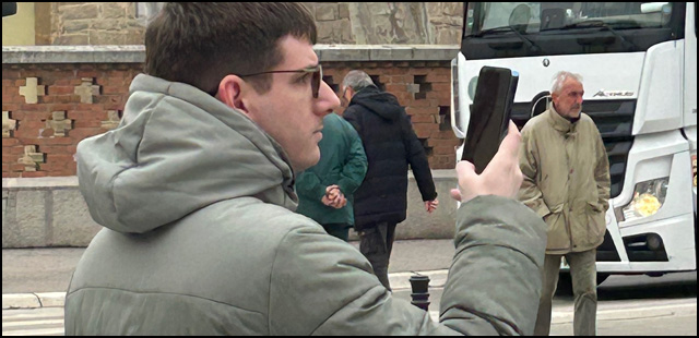 Naprednjački provokator fotografisao građane 1 snimatelj Nikola Jovanovic