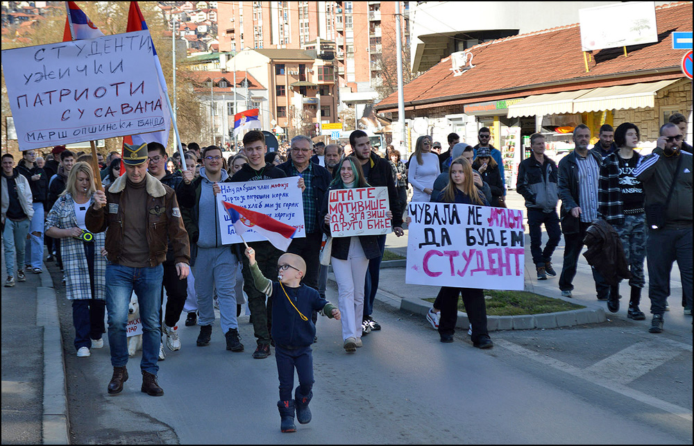 Blokadom magistrale Užičani podržali studente: Policija preusmeravala vozila na druge pravce 1 Protestna setnja Foto Nenad Kovacevic 1