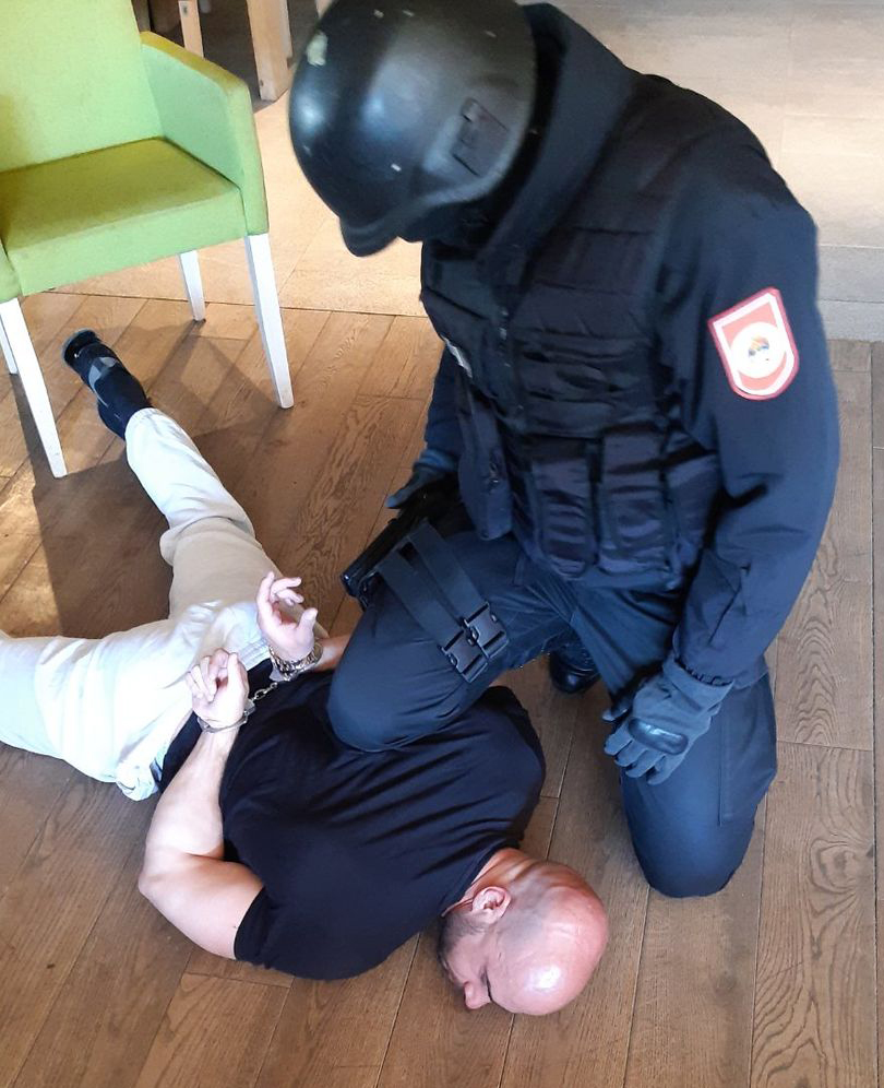 SNS je političko krilo mafije, ovo su skaj prepiske koje to potvrđuju 12 Slobodan Milutinovic Snajper hapsenje