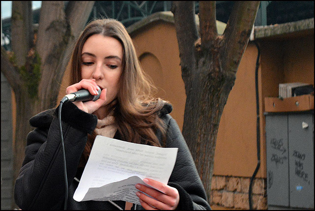 Više hiljada ljudi sa protesta u Užicu tražilo da institucije rade u interesu građana, a ne režima 7 Studentkinja Akademije strukovnih studija Foto Nenad kovacevic