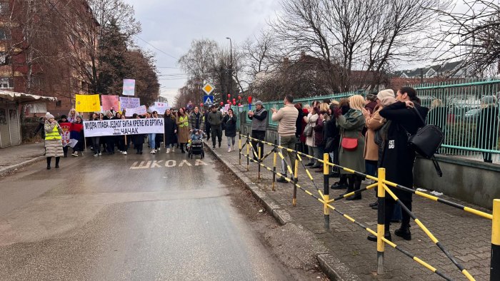 Čačanski vrtići danas obustavili rad u znak solidarnosti sa studentima i građanima 14 vrtici12