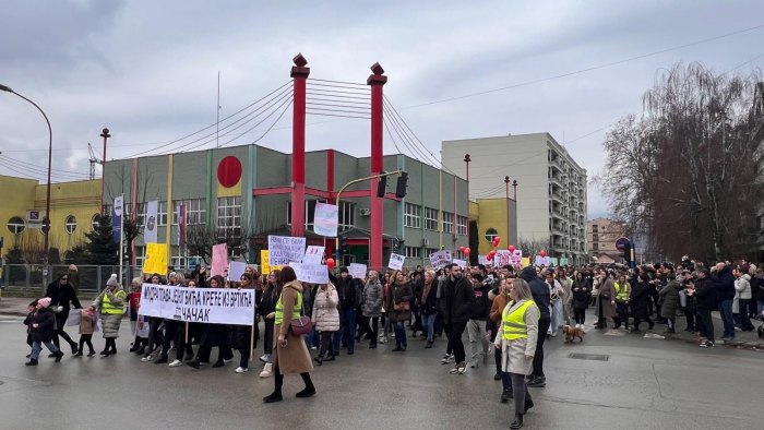 Čačanski vrtići danas obustavili rad u znak solidarnosti sa studentima i građanima 2 vrtici13
