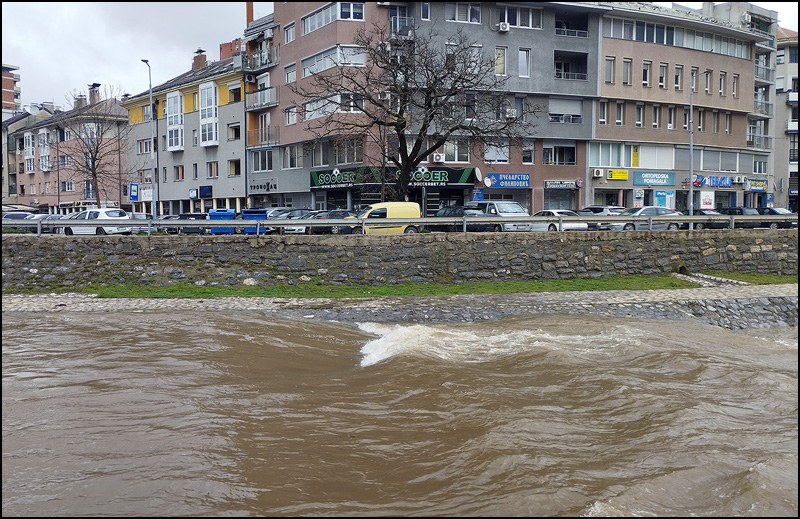 Počelo obaranje nivoa vode u jezeru Vrutci kod Užica 1 DJetinja u centru Uzica Foto Nenad Kovacevic