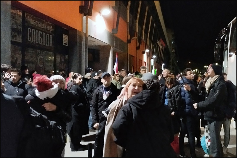 Doček užičkih studenata sa protesta u Nišu: Mladi pomirili Čačak i Užice 1 Docek studenata Foto Nenad Kovacevic