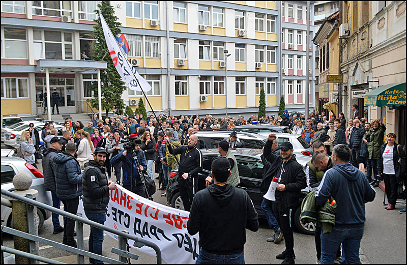Protest „Probudimo tužilaštvo“: Užičani traže odgovornost za požar na deponiji Duboko 3 Foto Nenad Kovacevic 2 1