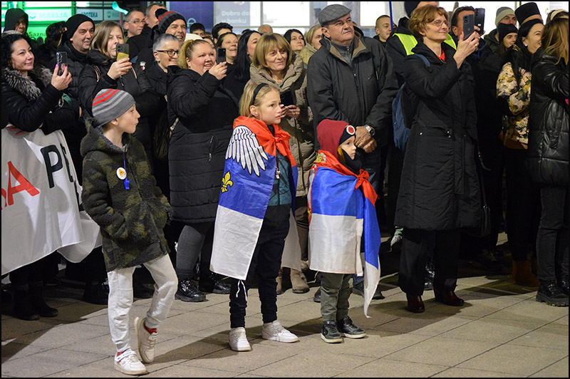 Doček užičkih studenata sa protesta u Nišu: Mladi pomirili Čačak i Užice 6 Foto Nenad Kovacevic 3